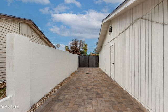 832 E DOLPHIN Avenue, Mesa, AZ 85204