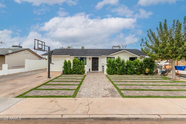 832 E DOLPHIN Avenue, Mesa, AZ 85204