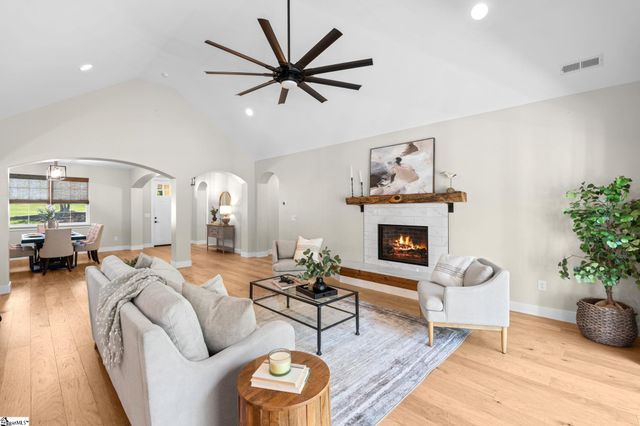 104 Pinelands Place, Travelers Rest, SC 29690