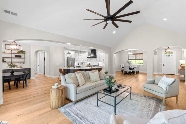 104 Pinelands Place, Travelers Rest, SC 29690