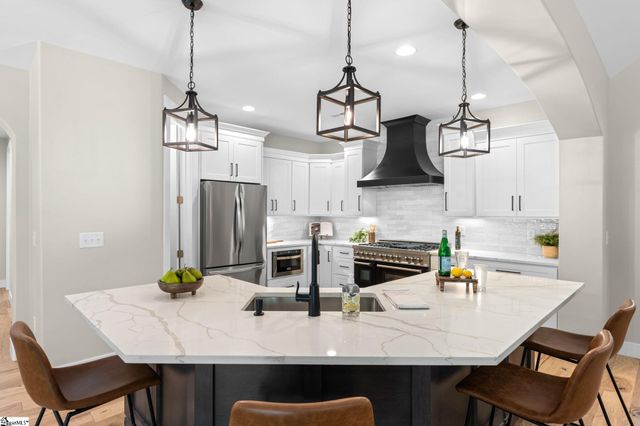 104 Pinelands Place, Travelers Rest, SC 29690