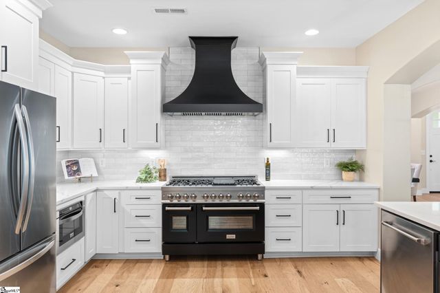 104 Pinelands Place, Travelers Rest, SC 29690