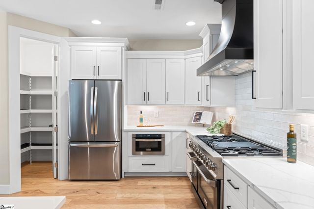 104 Pinelands Place, Travelers Rest, SC 29690