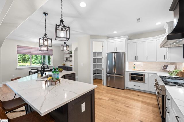 104 Pinelands Place, Travelers Rest, SC 29690