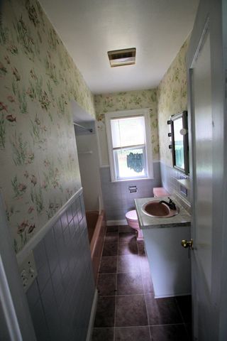 2921 Virginia Avenue, Kalamazoo City, MI 49004