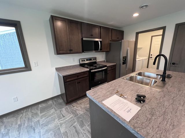 1427 Sunrise Avenue SE, Rochester, MN 55904