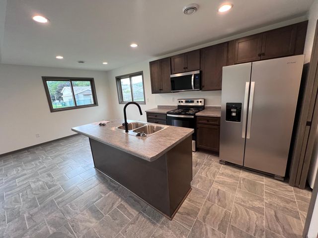 1427 Sunrise Avenue SE, Rochester, MN 55904