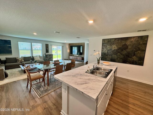 5435 HOLLOW BIRCH Drive, Jacksonville, FL 32219