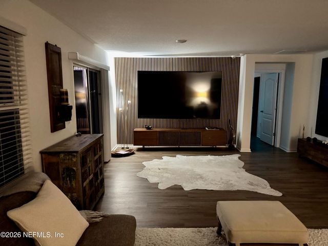 5435 HOLLOW BIRCH Drive, Jacksonville, FL 32219