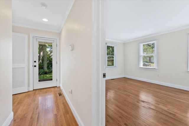 9 Elaine Road, Barnstable, MA 02601
