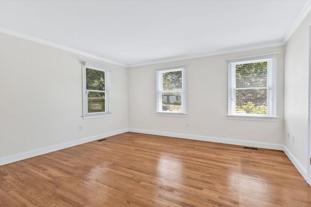 9 Elaine Road, Barnstable, MA 02601