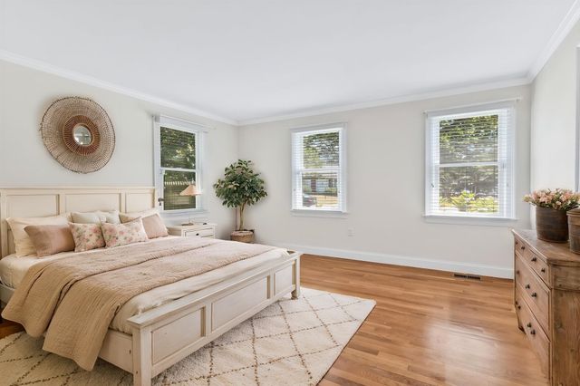 9 Elaine Road, Barnstable, MA 02601