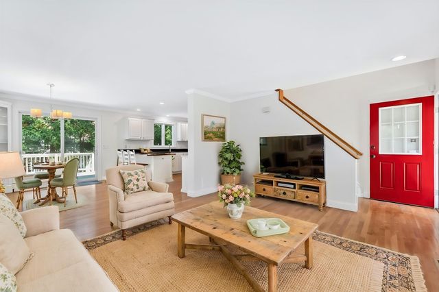 9 Elaine Road, Barnstable, MA 02601