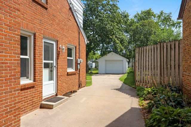 1139 14TH AVENUE, Green Bay, WI 54304