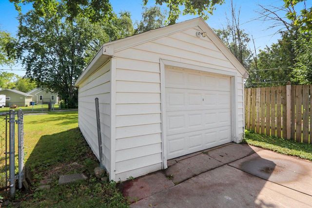 1139 14TH AVENUE, Green Bay, WI 54304