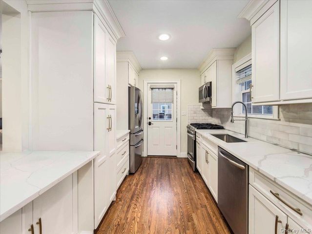 5 Indian Drive, West Nyack, NY 10994