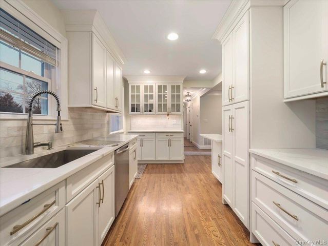 5 Indian Drive, West Nyack, NY 10994