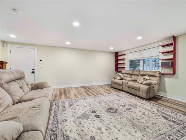 5 Indian Drive, West Nyack, NY 10994