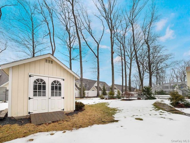 5 Indian Drive, West Nyack, NY 10994