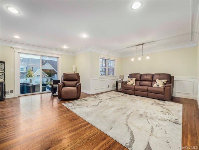 5 Indian Drive, West Nyack, NY 10994