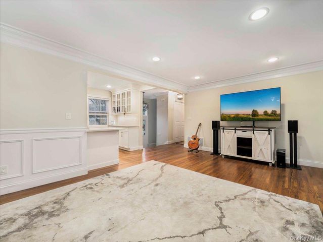 5 Indian Drive, West Nyack, NY 10994