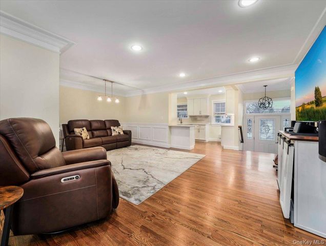 5 Indian Drive, West Nyack, NY 10994