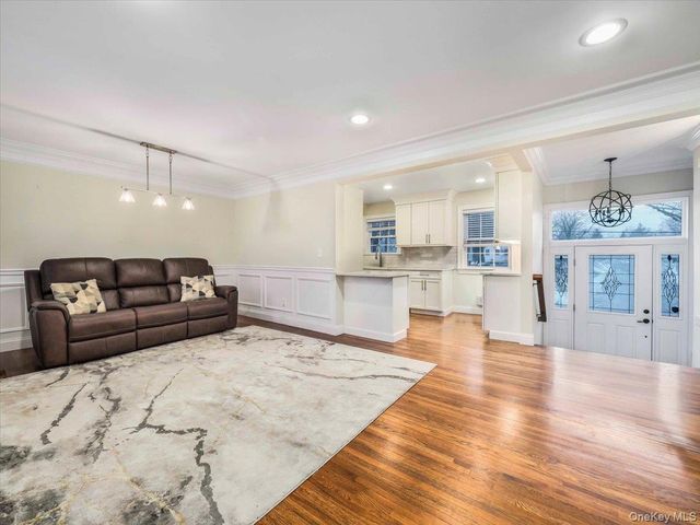 5 Indian Drive, West Nyack, NY 10994