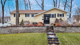 5 Indian Drive, West Nyack, NY 10994
