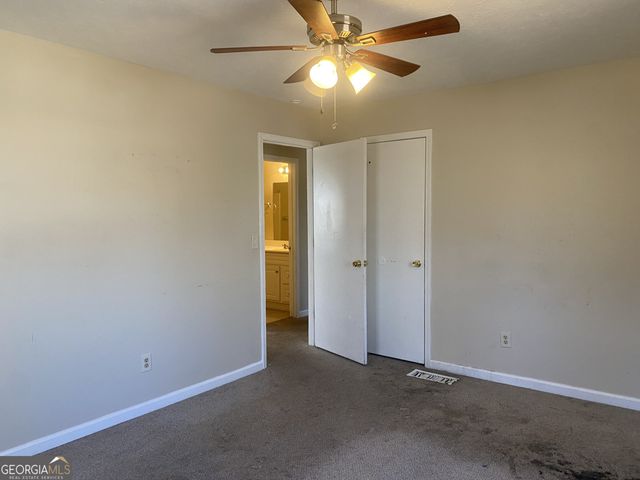 8977 Tweeddale Drive, Winston, GA 30187