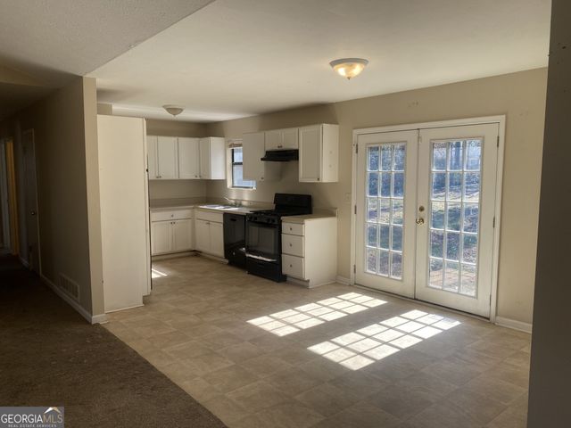 8977 Tweeddale Drive, Winston, GA 30187