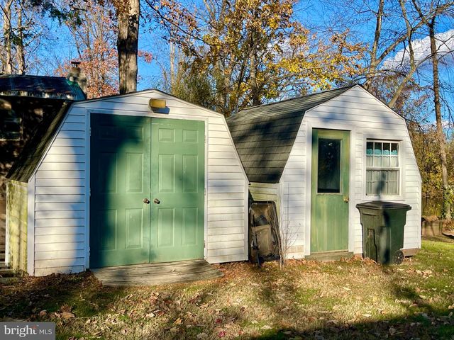 1066 N BROWNS DAM DR, New Oxford, PA 17350