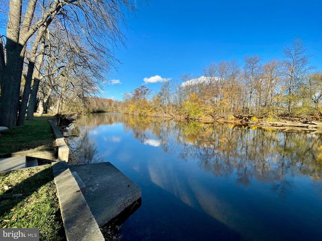 1066 N BROWNS DAM DR, New Oxford, PA 17350