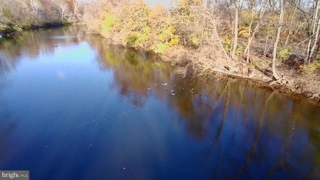 1066 N BROWNS DAM DR, New Oxford, PA 17350