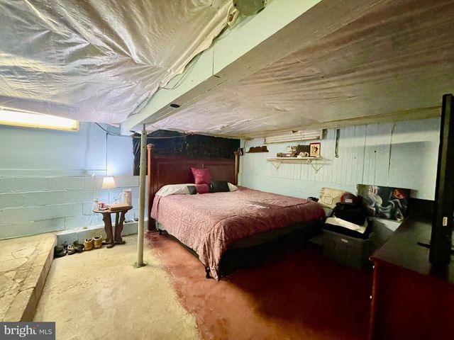 1066 N BROWNS DAM DR, New Oxford, PA 17350