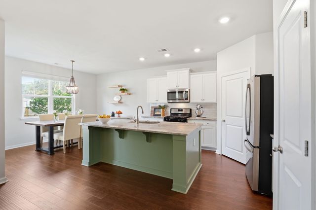 3822 Sawmill Court, Mount Pleasant, SC 29429