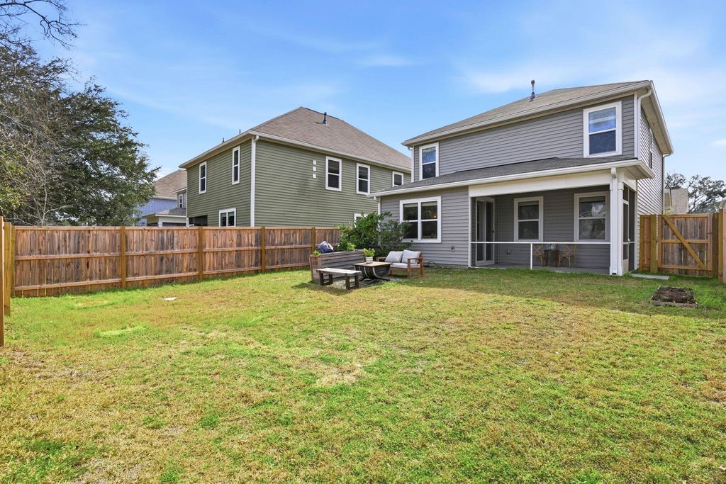 Image 28 of property listing at 3822 Sawmill Court, Mount Pleasant, SC 29429