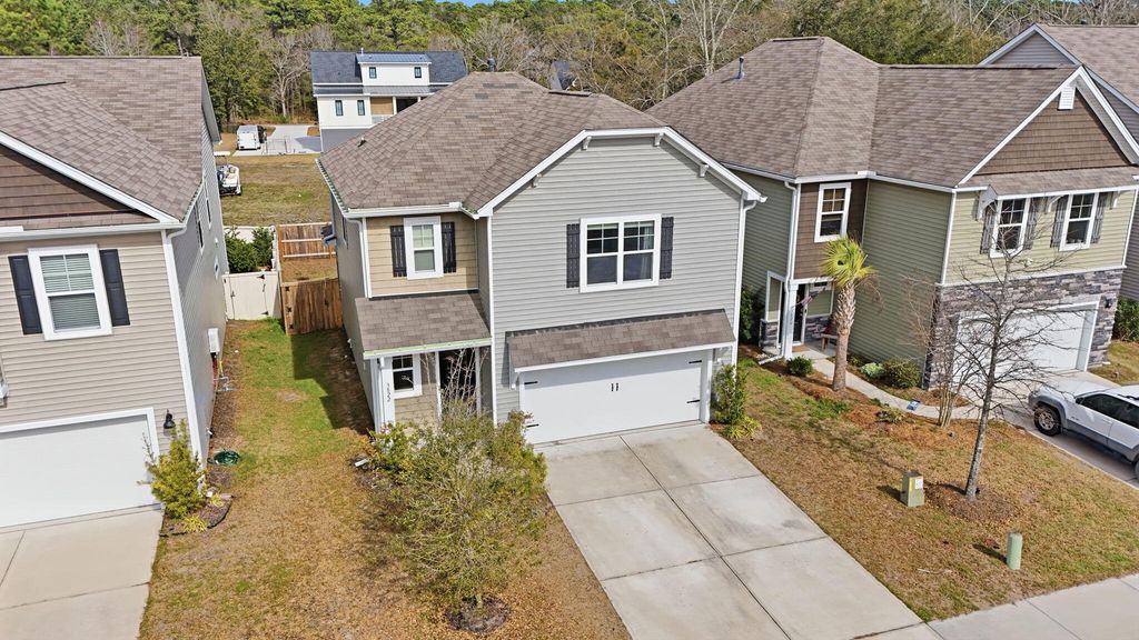 Image 29 of property listing at 3822 Sawmill Court, Mount Pleasant, SC 29429