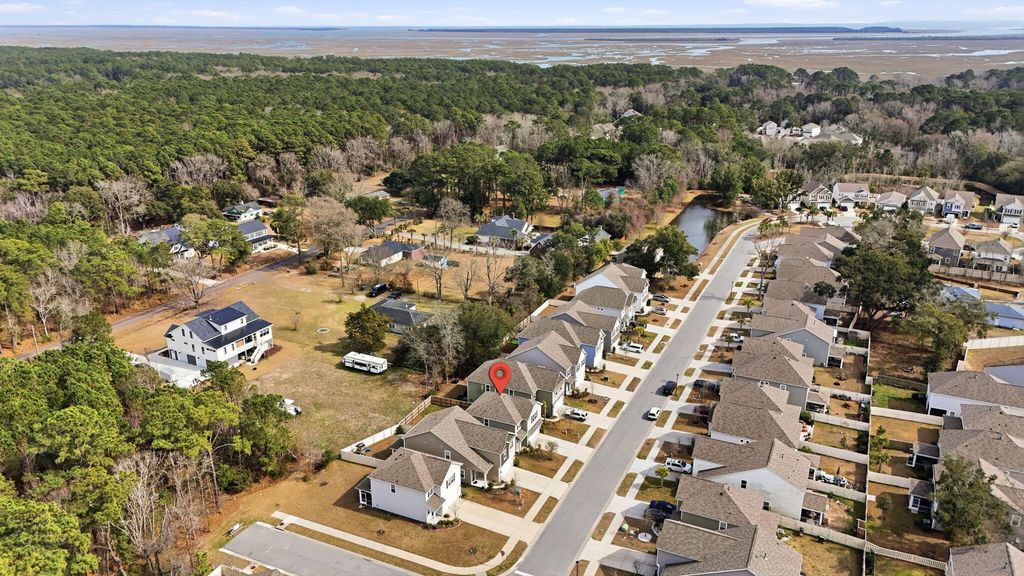 Image 32 of property listing at 3822 Sawmill Court, Mount Pleasant, SC 29429