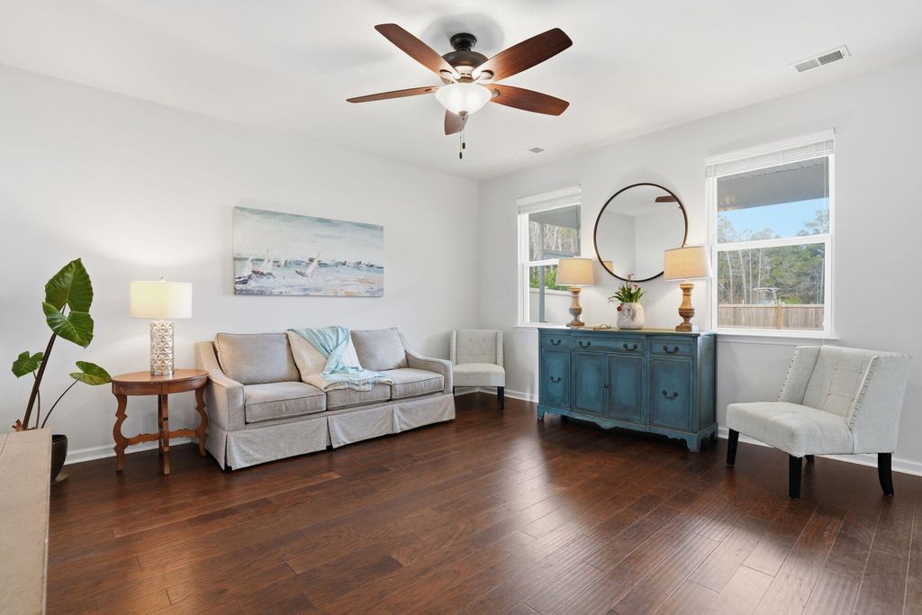 Image 6 of property listing at 3822 Sawmill Court, Mount Pleasant, SC 29429