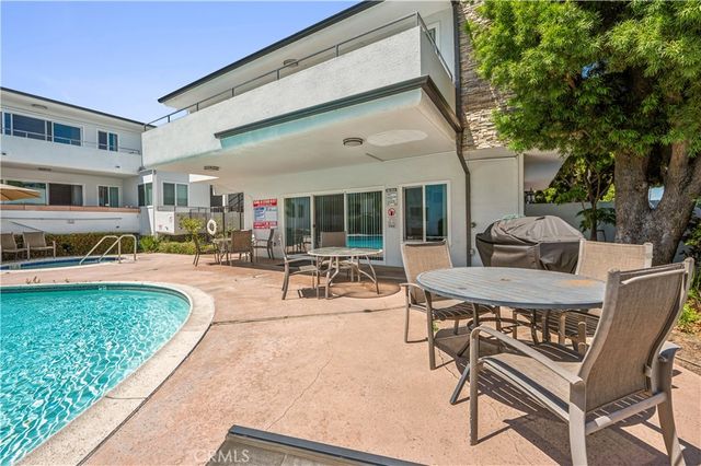 415 S Prospect Avenue 218, Redondo Beach, CA 90277