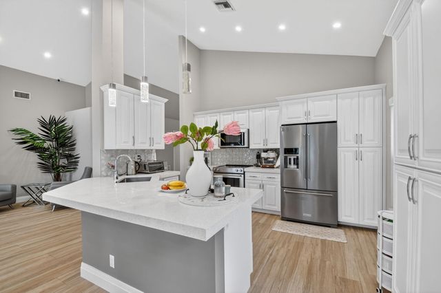 7070 Charleston Point Drive, Lake Worth, FL 33467