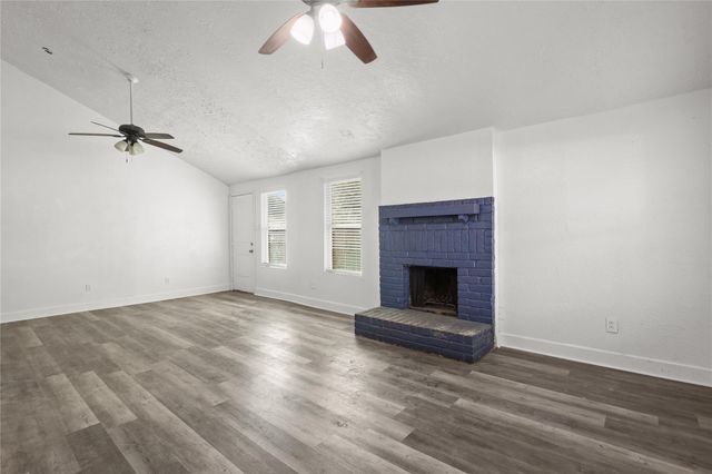 10027 Towne Mist Drive, Sugar Land, TX 77498