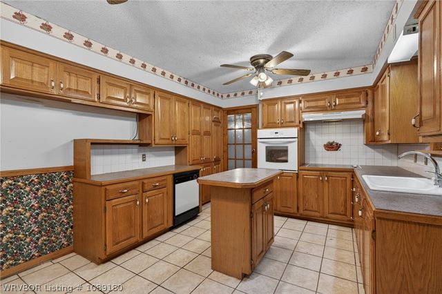 3 Hilltop Place, Van Buren, AR 72956