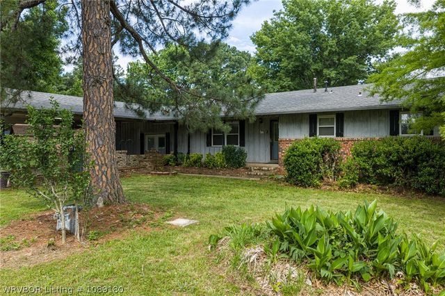 3 Hilltop Place, Van Buren, AR 72956