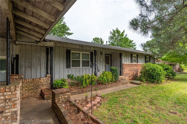 3 Hilltop Place, Van Buren, AR 72956
