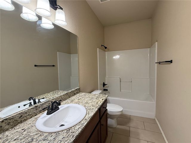 1353 S Blue Willow Avenue, Fayetteville, AR 72701