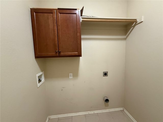 1353 S Blue Willow Avenue, Fayetteville, AR 72701