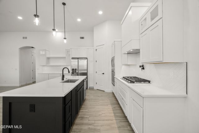 1817 Schyler Love Lane, El Paso, TX 79928