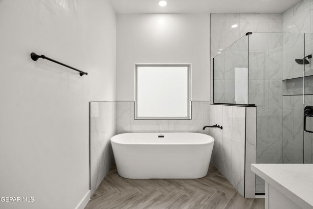 1817 Schyler Love Lane, El Paso, TX 79928