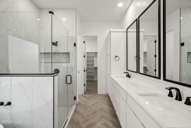 1817 Schyler Love Lane, El Paso, TX 79928